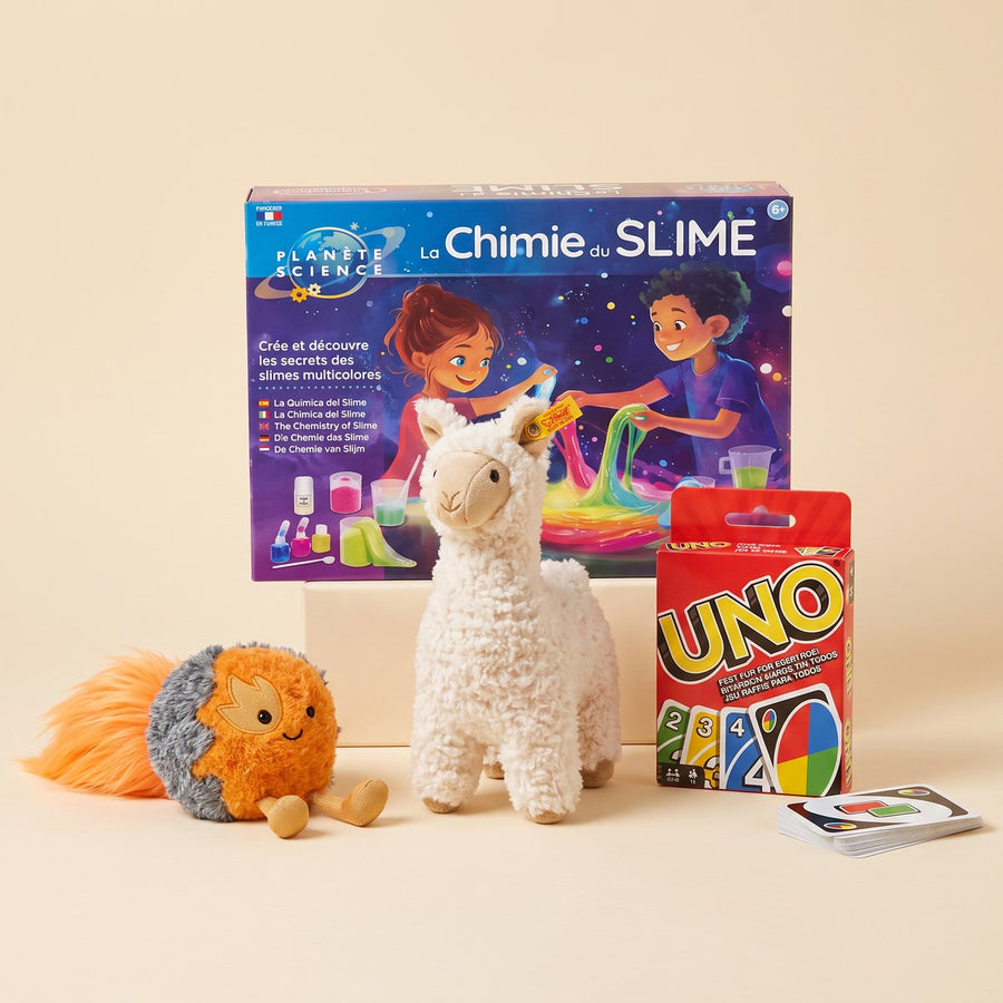 Idées de cadeaux pour une fille de 13 ou 14 ans : comète spatiale en peluche, jeu de cartes Uno, lama Leandro de Steiff et kit La Chimie du slime