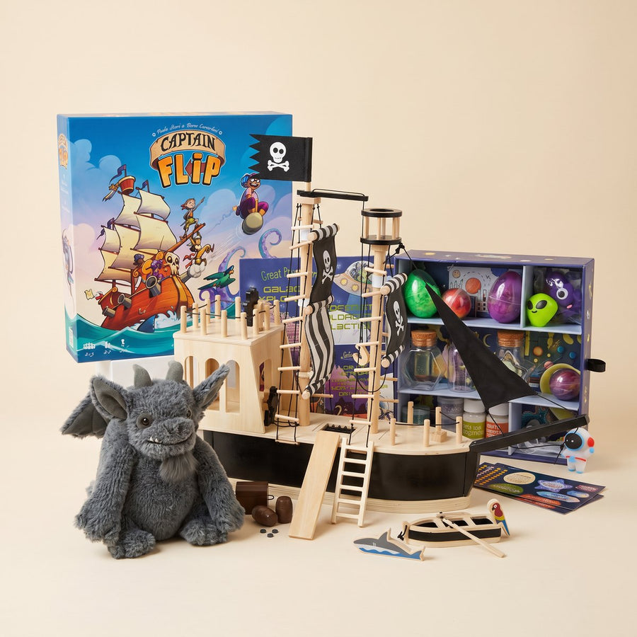 Idées de cadeaux pour un garçon de 12 ans : jeu Captain Flip, bateau pirate en bois, kit d'explorateur galactique et gargouille Growlston